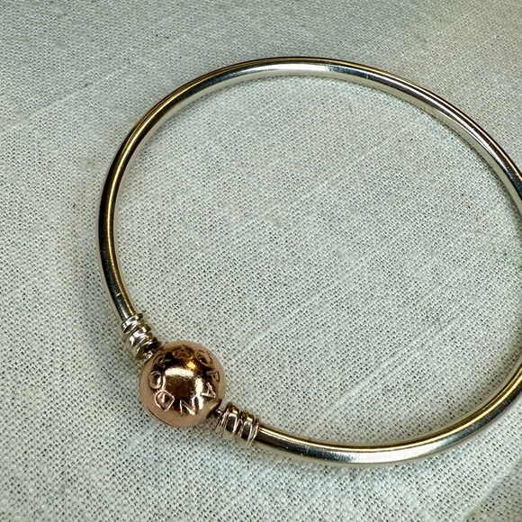 EUC Pandora Sterling Silver Bangle Bracelet w/ Pandora Rose Clasp - Picture 15 of 17